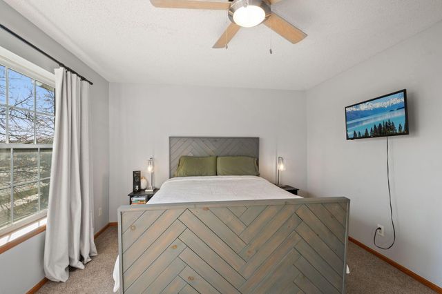 668 Cobblestone Way, Shakopee, MN 55379