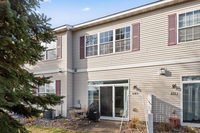 668 Cobblestone Way, Shakopee, MN 55379