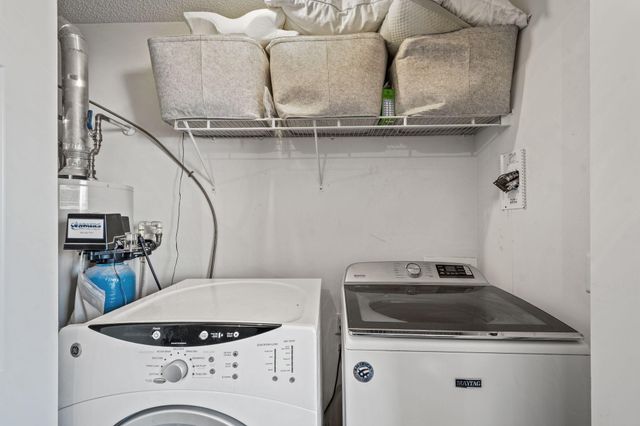 668 Cobblestone Way, Shakopee, MN 55379