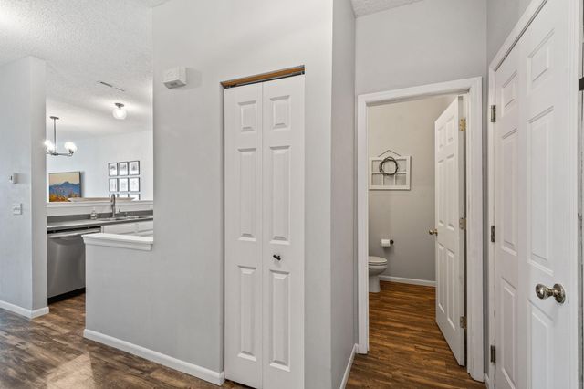 668 Cobblestone Way, Shakopee, MN 55379