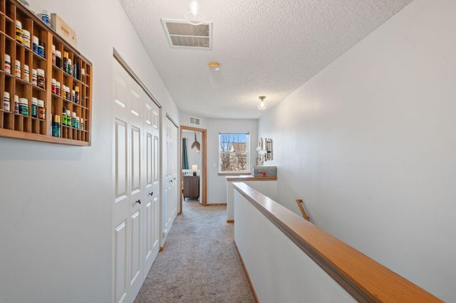 668 Cobblestone Way, Shakopee, MN 55379