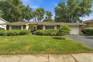 6429 Taylor Drive, Woodridge, IL 60517