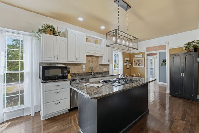 1015 Singing Springs Rd, Mount Juliet, TN 37122