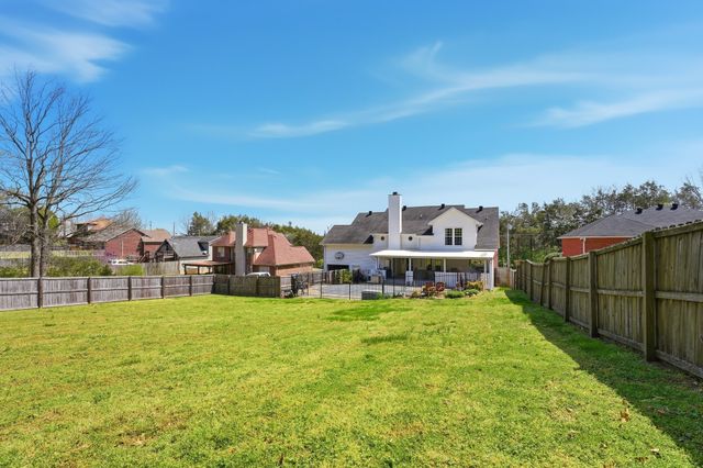 1015 Singing Springs Rd, Mount Juliet, TN 37122