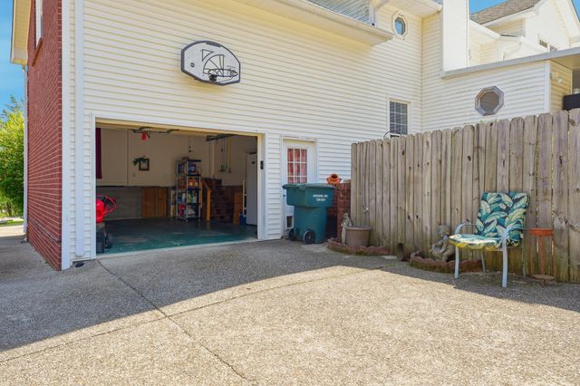 1015 Singing Springs Rd, Mount Juliet, TN 37122