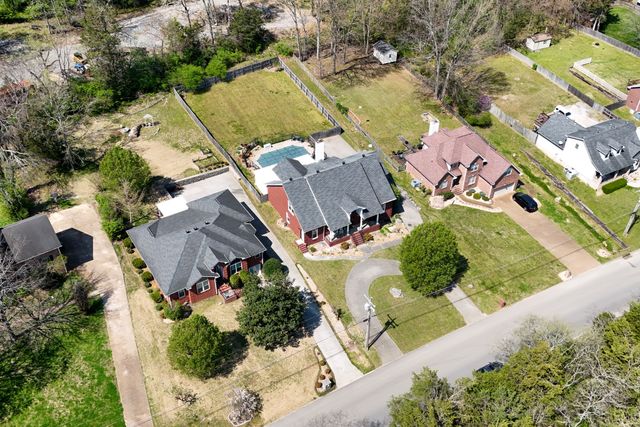 1015 Singing Springs Rd, Mount Juliet, TN 37122