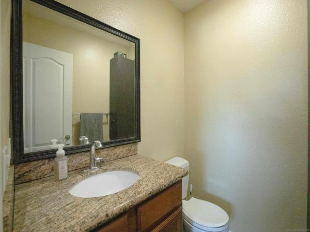 1240 N Broadway Unit 30, Escondido, CA 92026