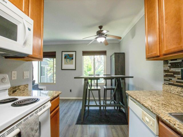 1240 N Broadway Unit 30, Escondido, CA 92026