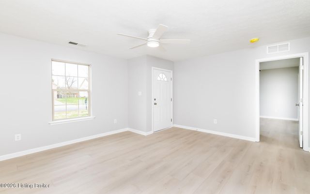 222 Mud Hen Dr, Shepherdsville, KY 40165