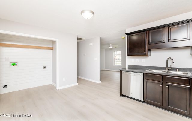 222 Mud Hen Dr, Shepherdsville, KY 40165