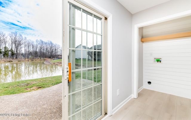 222 Mud Hen Dr, Shepherdsville, KY 40165