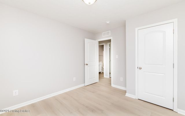 222 Mud Hen Dr, Shepherdsville, KY 40165