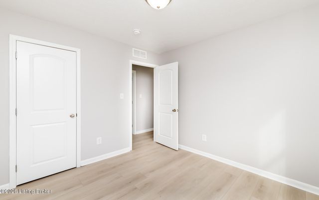 222 Mud Hen Dr, Shepherdsville, KY 40165