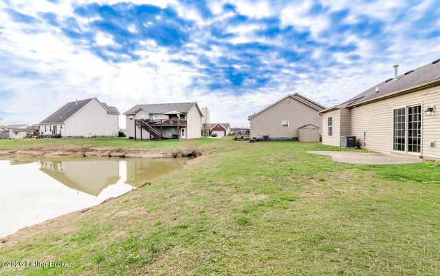 222 Mud Hen Dr, Shepherdsville, KY 40165