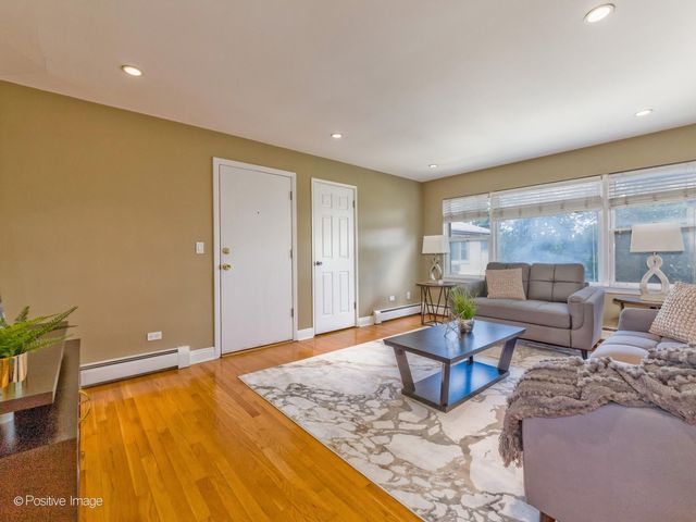 8544 W Rascher Avenue 3W, Chicago, IL 60656