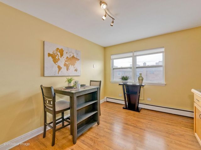 8544 W Rascher Avenue 3W, Chicago, IL 60656