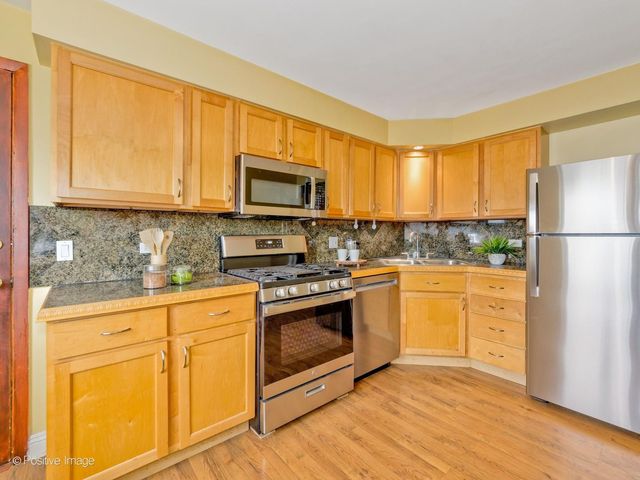 8544 W Rascher Avenue 3W, Chicago, IL 60656