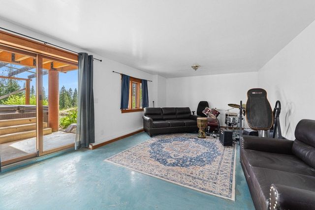 16027 N Koth Rd, Newman Lake, WA 99205
