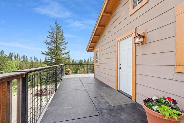 16027 N Koth Rd, Newman Lake, WA 99205