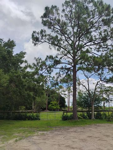 15531 42nd Road N, Loxahatchee Groves, FL 33470