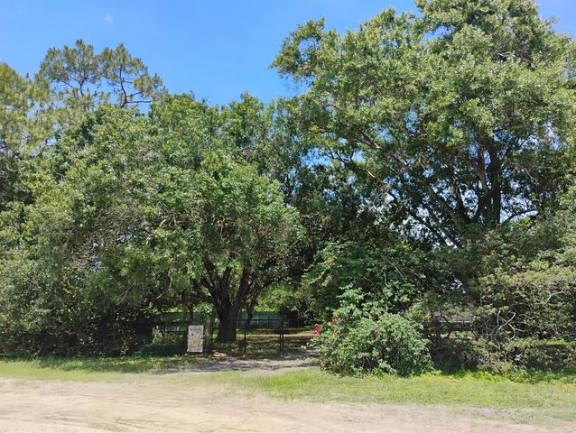 15531 42nd Road N, Loxahatchee Groves, FL 33470