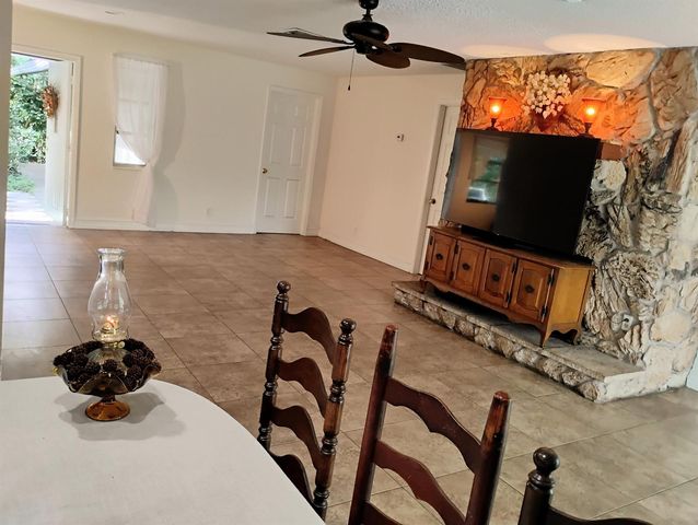 15531 42nd Road N, Loxahatchee Groves, FL 33470