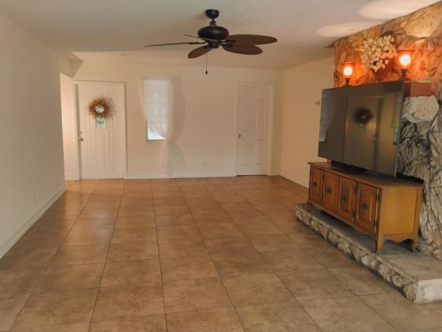 15531 42nd Road N, Loxahatchee Groves, FL 33470