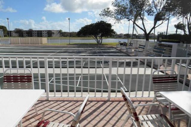 15324 Lakes Of Delray Boulevard 105, Delray Beach, FL 33484