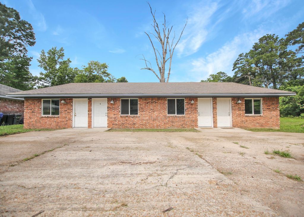 104 Ida St, Leesville, LA 71446