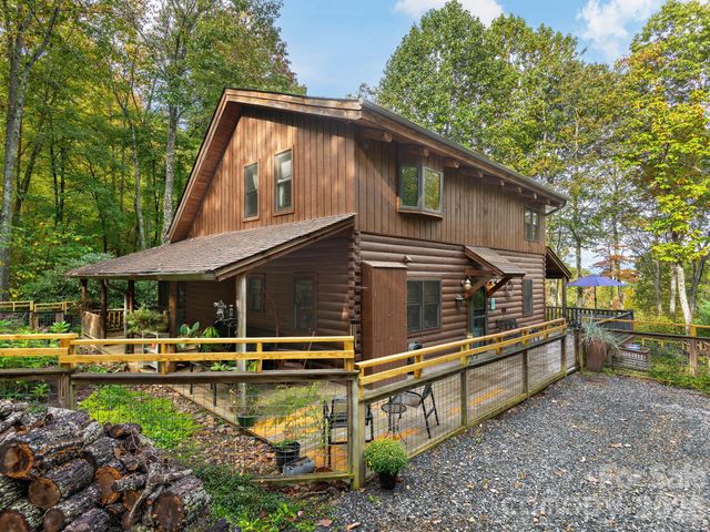 102 Carriage Drive, Fairview, NC 28730