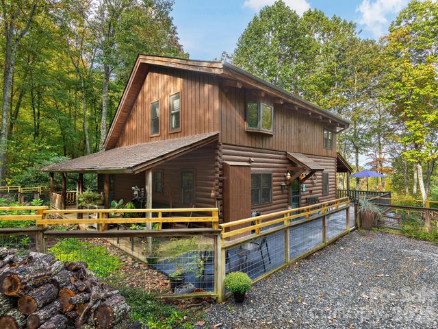 102 and 104 Carriage Drive, Fairview, NC 28730
