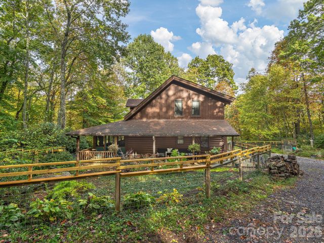 102 Carriage Drive, Fairview, NC 28730