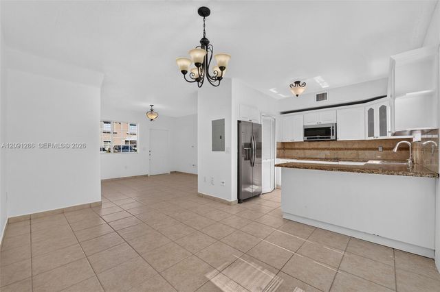 7221 NW 174th Terrace 102, Hialeah, FL 33015