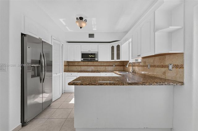 7221 NW 174th Terrace 102, Hialeah, FL 33015