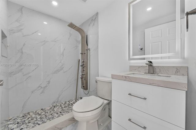 7221 NW 174th Terrace 102, Hialeah, FL 33015