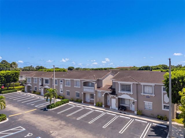 7221 NW 174th Terrace 102, Hialeah, FL 33015