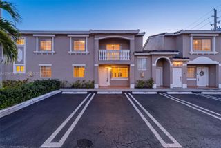7221 NW 174th Terrace 102, Hialeah, FL 33015