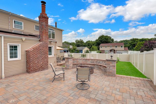 2 Fairhaven Drive, Wheatley Heights, NY 11798