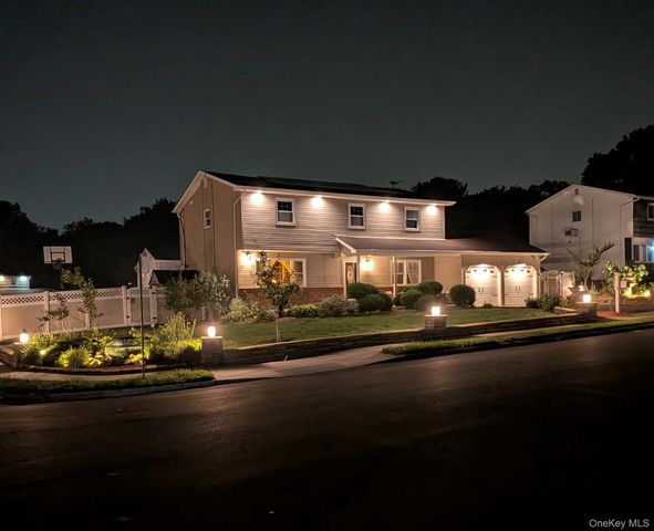 2 Fairhaven Drive, Wheatley Heights, NY 11798
