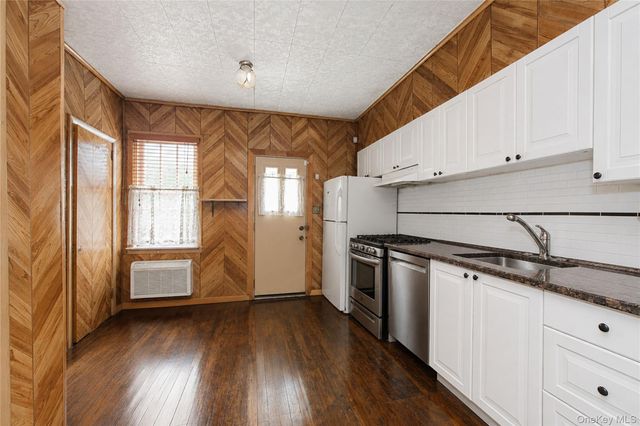 147-27 20th Avenue, Whitestone, NY 11357