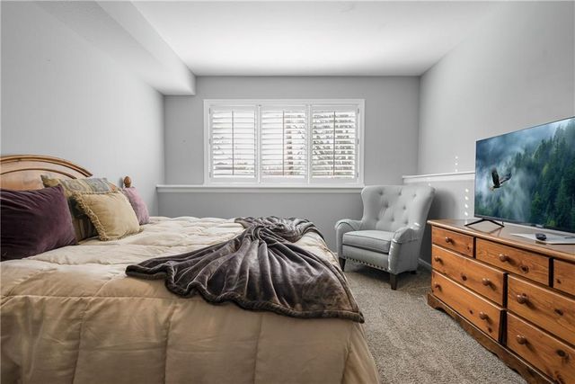 7874 Howe Circle, Prairie Village, KS 66208