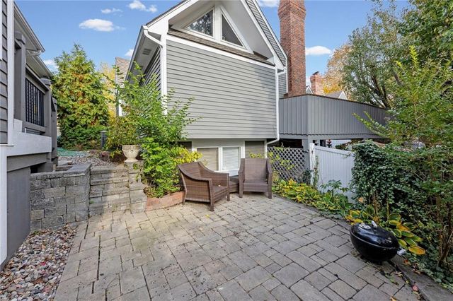 7874 Howe Circle, Prairie Village, KS 66208