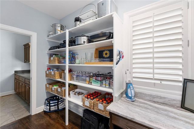 7874 Howe Circle, Prairie Village, KS 66208