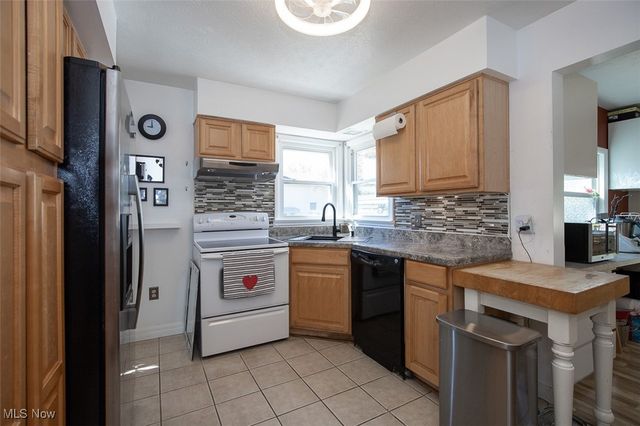 3436 Heresford, Parma, OH 44134