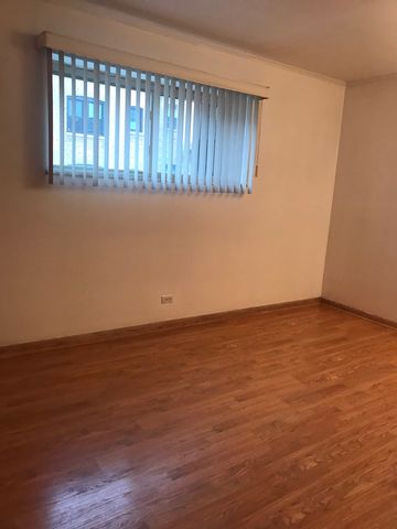 1425 W Touhy Avenue 103, Park Ridge, IL 60068