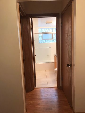 1425 W Touhy Avenue 103, Park Ridge, IL 60068