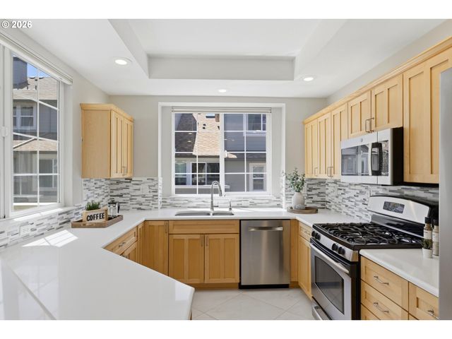 1528 Ne 65TH Ave, Hillsboro, OR 97124