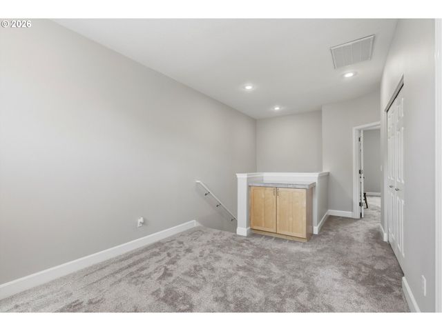 1528 Ne 65TH Ave, Hillsboro, OR 97124
