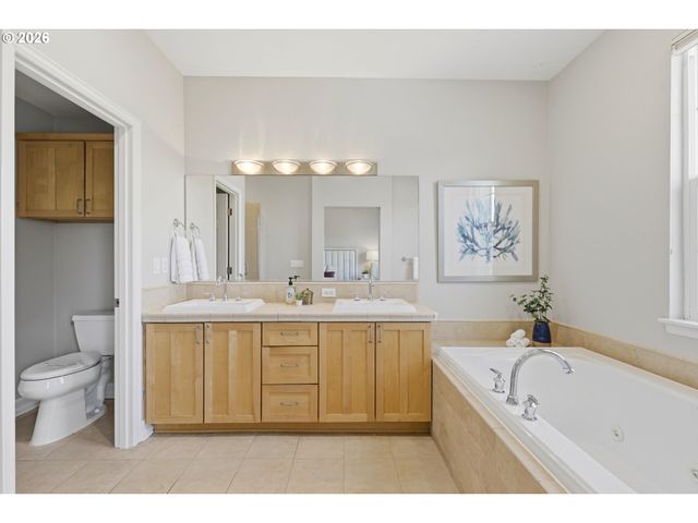 1528 Ne 65TH Ave, Hillsboro, OR 97124
