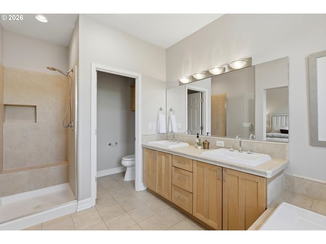 1528 Ne 65TH Ave, Hillsboro, OR 97124